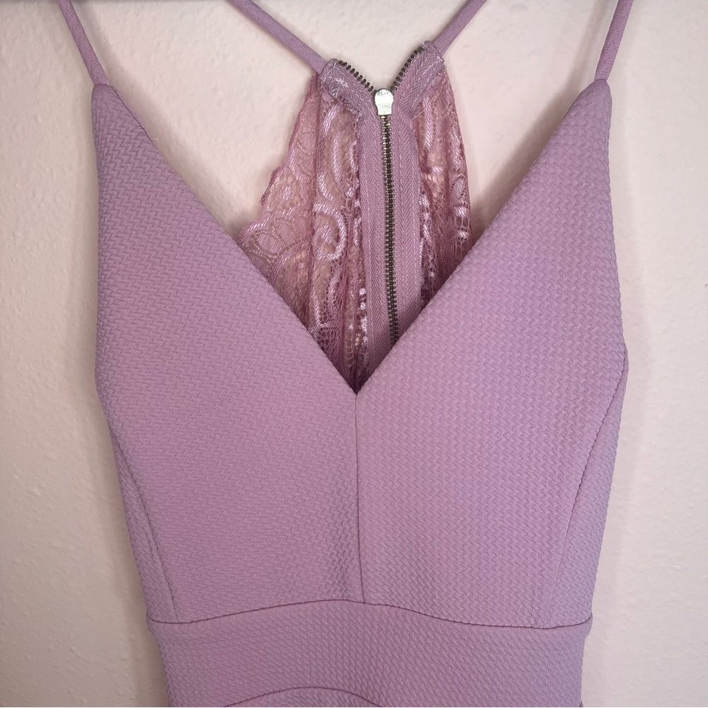 NWOT 🥀 Women's PINK Iris Mini Backless Lace Dress - Picture 3 of 10
